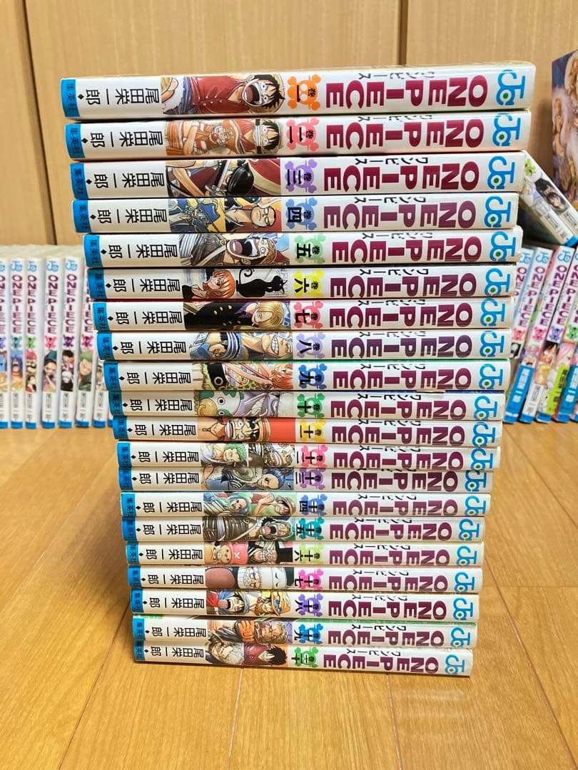 ONE PIECE110巻まで＋関連本10冊＋Bookカバー2個、シール付き