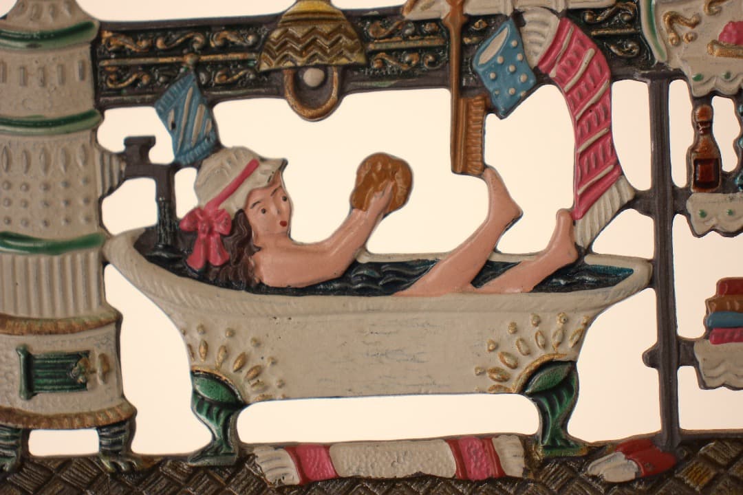 ドイツ　キューン工房　錫細工　錫壁飾り　オーナメント　バスルームレディー