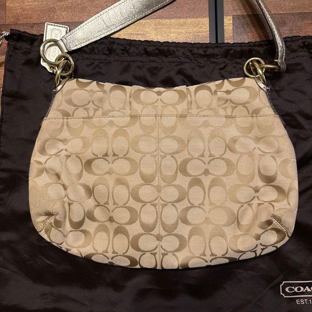 COACH ショルダーバッグ ベージュ　ゴールド
