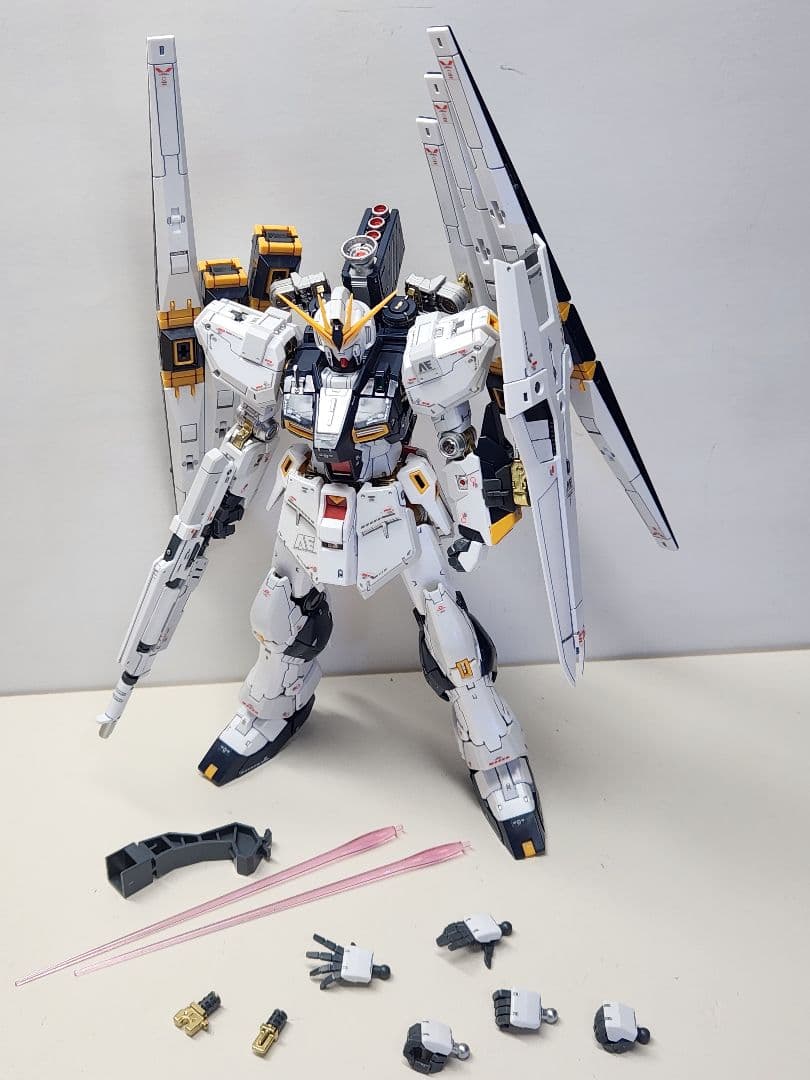 RG νガンダム(ダブル・フィン・ファンネル装備型)
