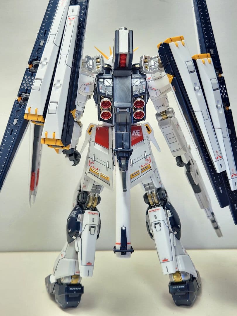 RG νガンダム(ダブル・フィン・ファンネル装備型)