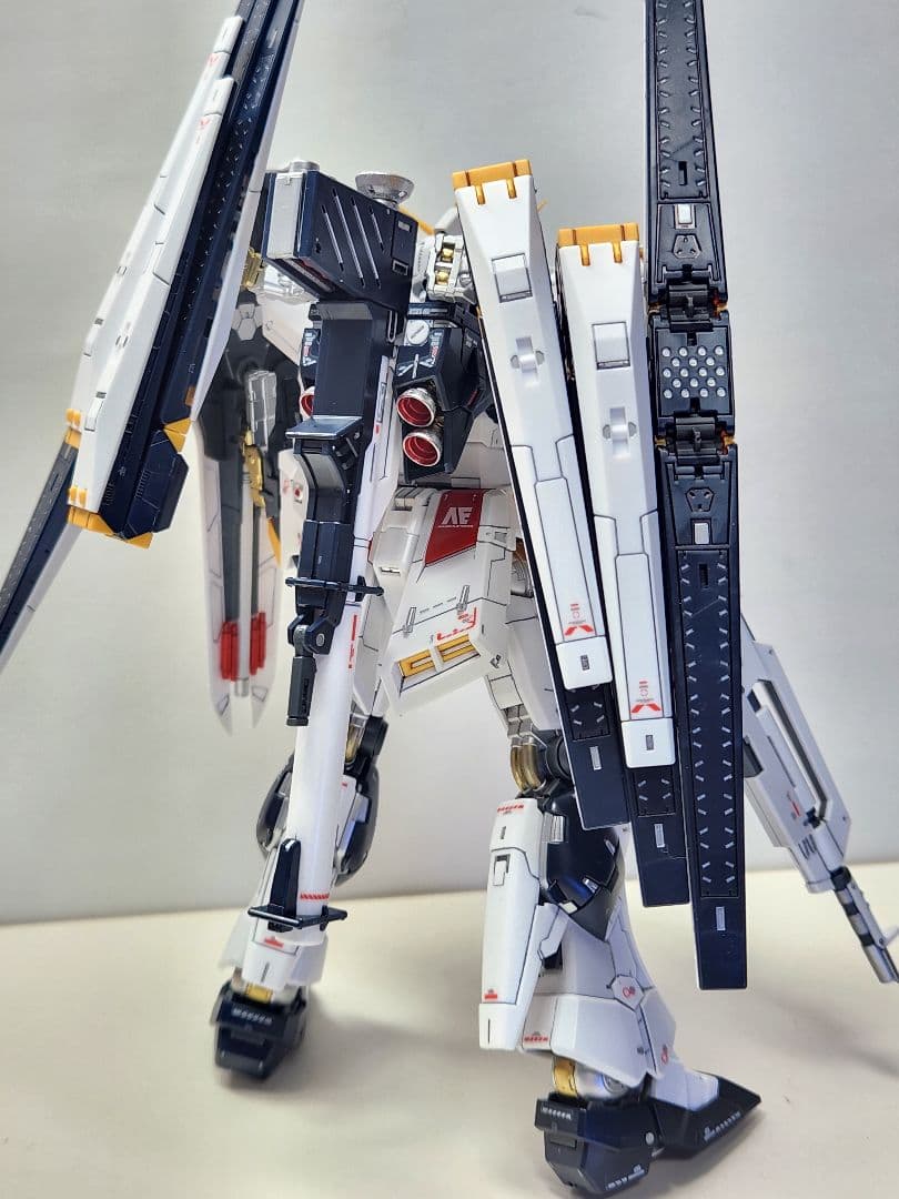 RG νガンダム(ダブル・フィン・ファンネル装備型)