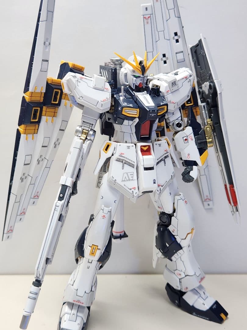 RG νガンダム(ダブル・フィン・ファンネル装備型)