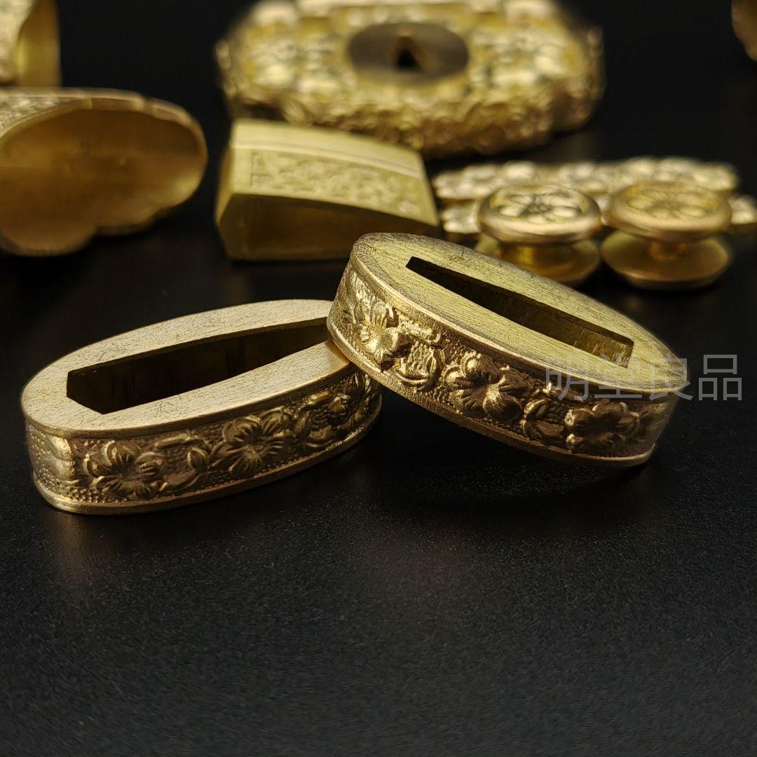 年末セール　太刀金具　桜紋　刀鍔　目貫　縁頭　切羽　鐺　柄鞘一式金具　銅製