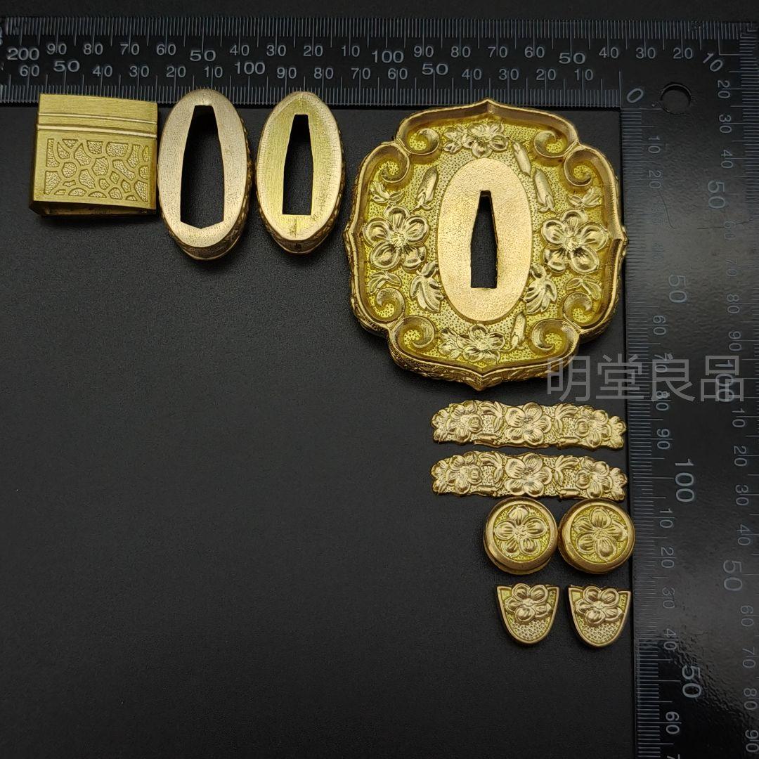 年末セール　太刀金具　桜紋　刀鍔　目貫　縁頭　切羽　鐺　柄鞘一式金具　銅製