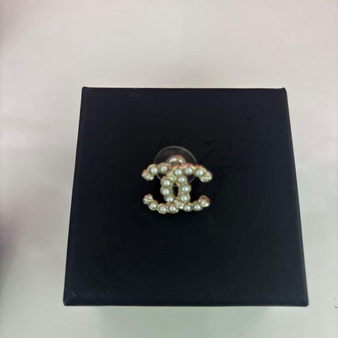 CHANEL CCロゴピアス 19Kゴールドパール AB2434 Y47880