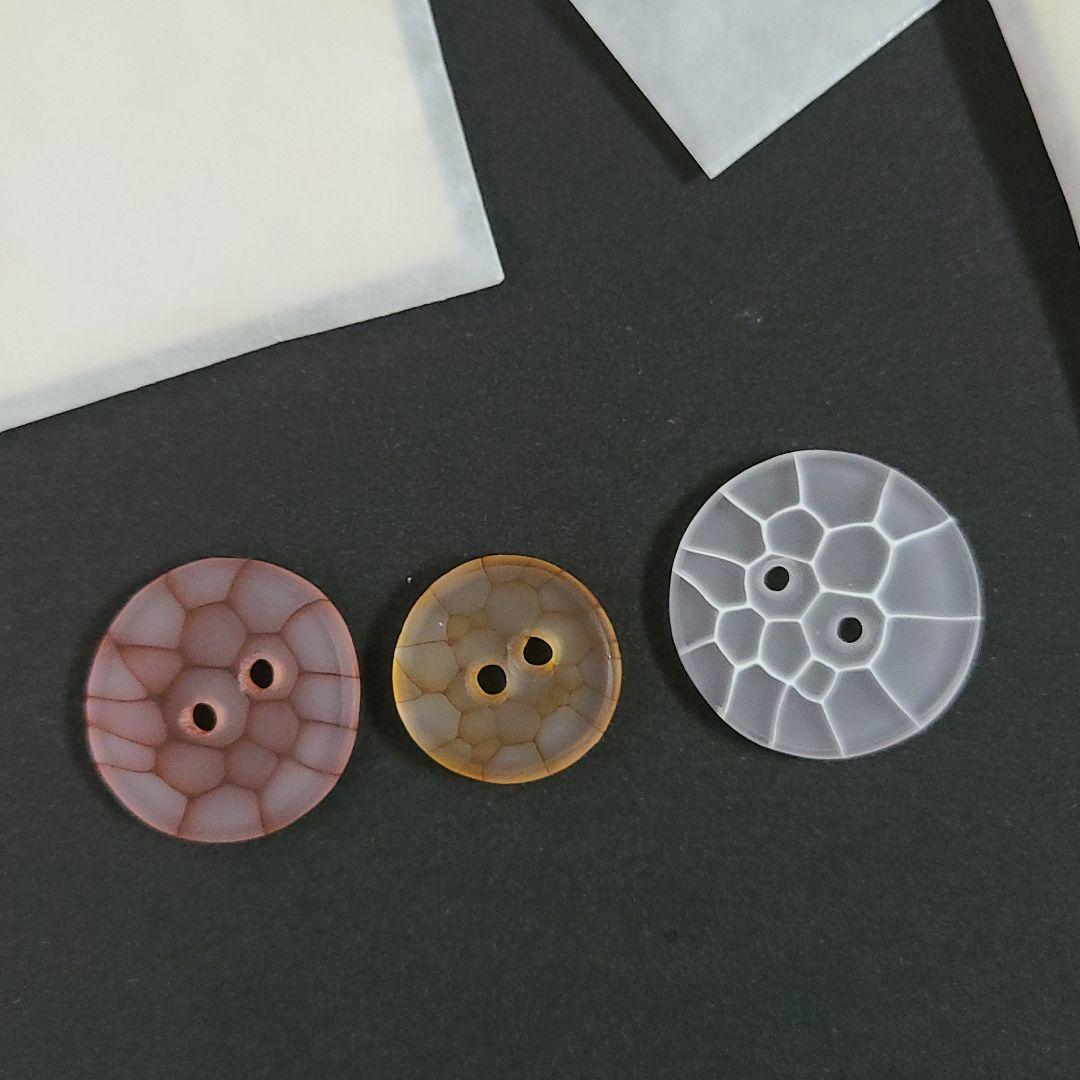 ガラス作家　時澤真美　タブレット　ボタン　ガラスボタン