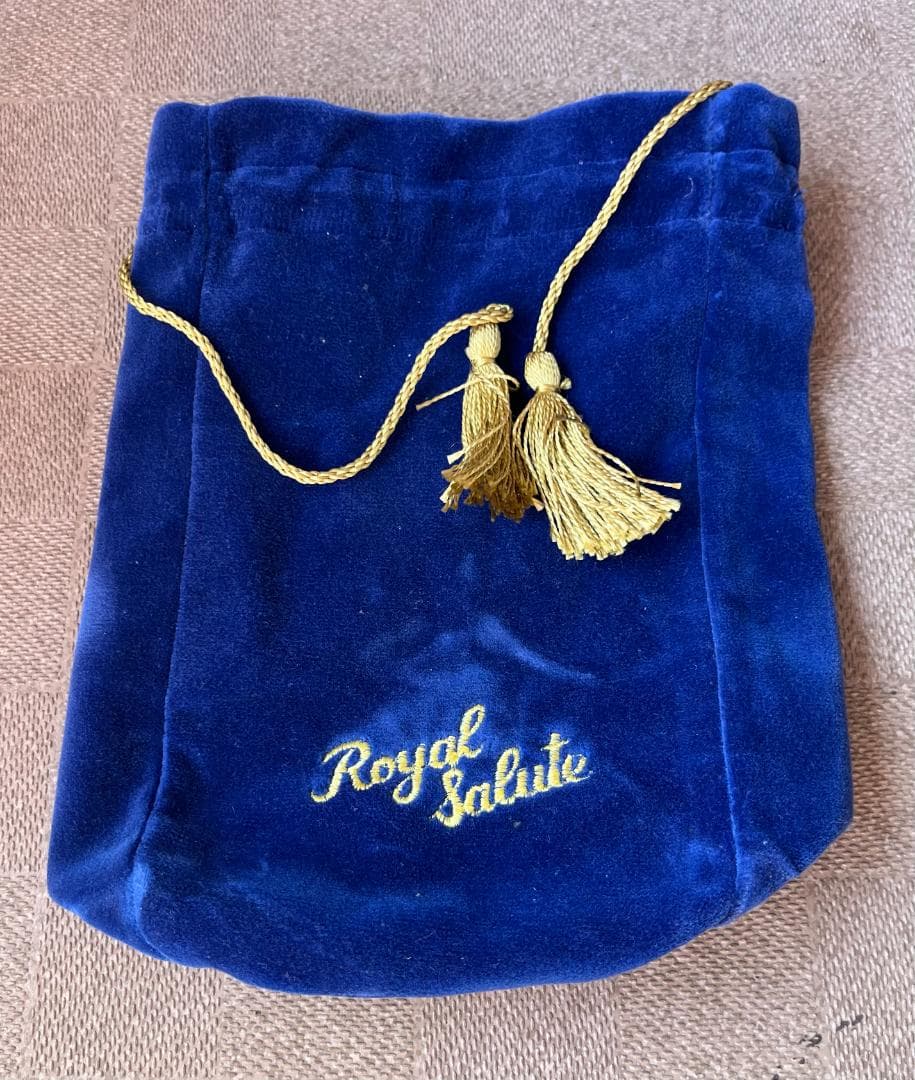 シーバス　ロイヤルサルート21年　陶器ボトル　巾着・箱付