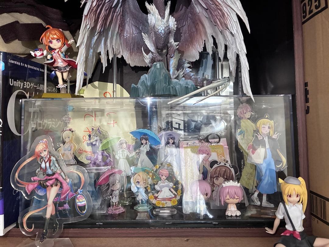 各種フィギュアやアクスタなど