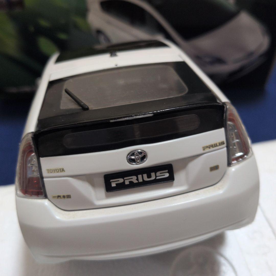 トヨタ プリウス 1/18 非売品モデル