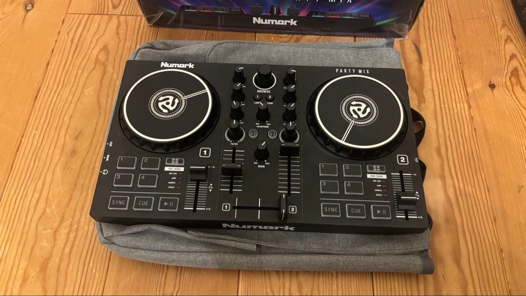 安*！様 Numark Party Mix コントローラー