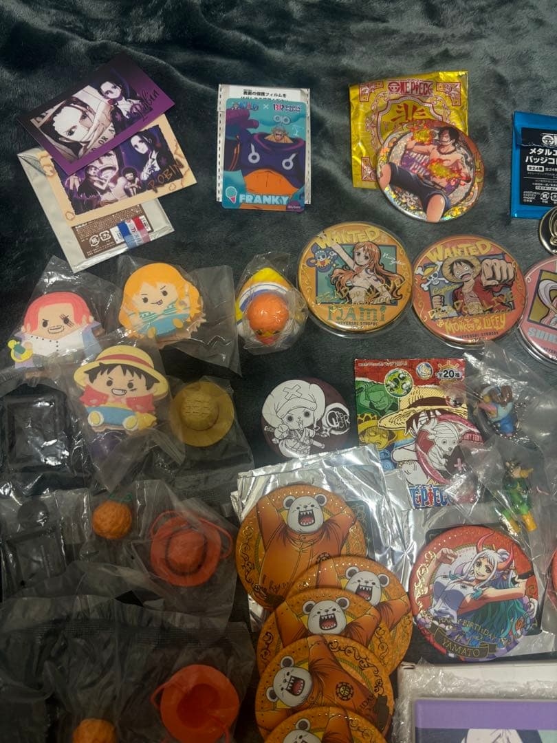 ONE PIECE 公式グッズまとめ売り