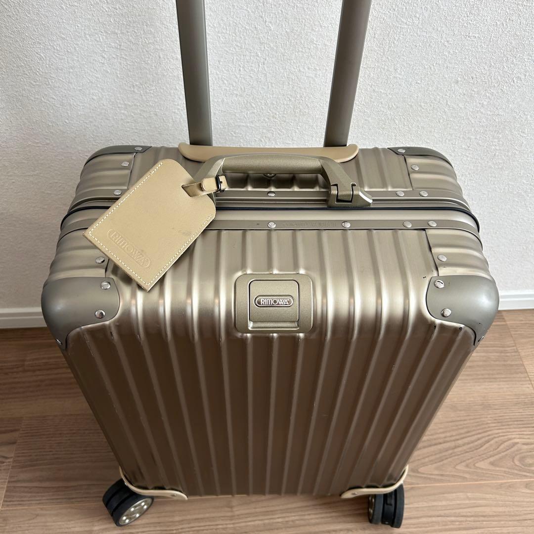 美品 RIMOWA リモワ 4輪 48L トパーズ キャリーケース スーツケース