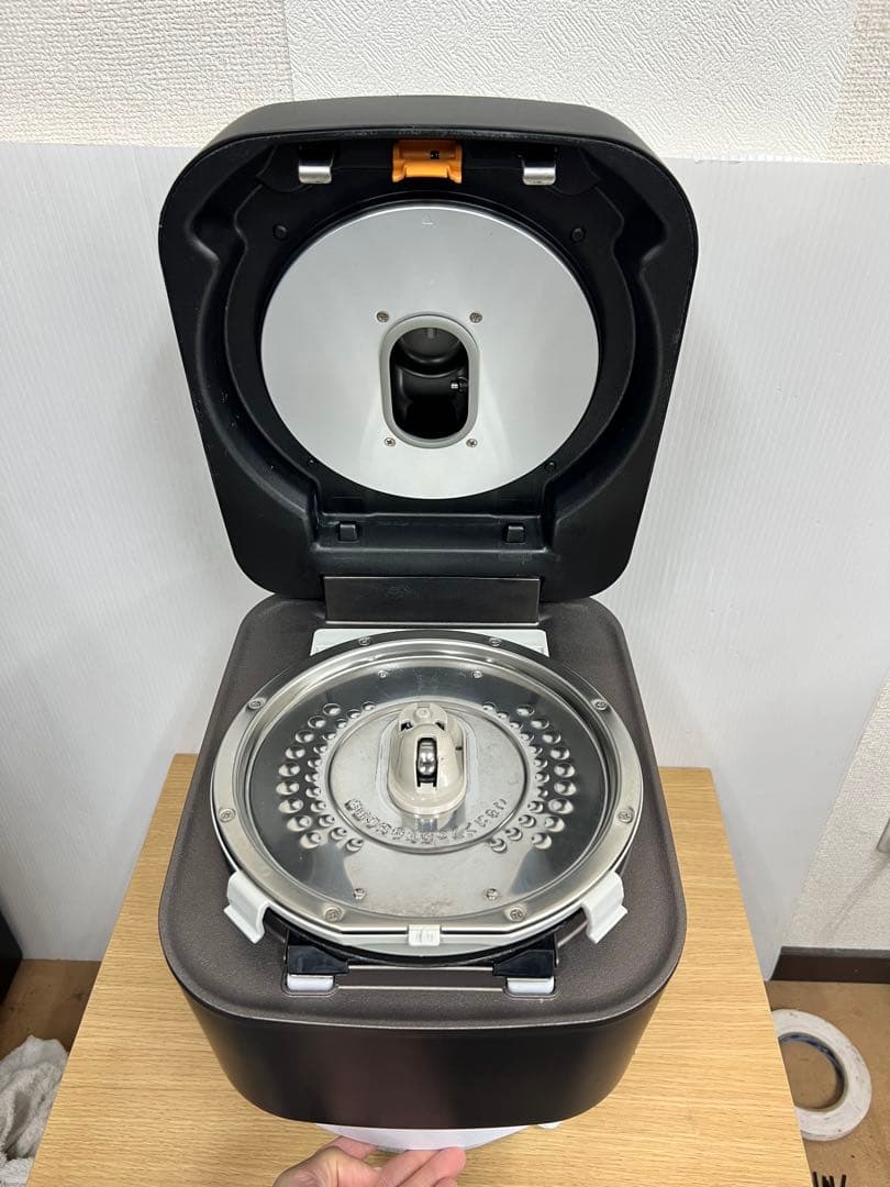 HITACHI 圧力IH炊飯器 RZ-W100EM 2022年製