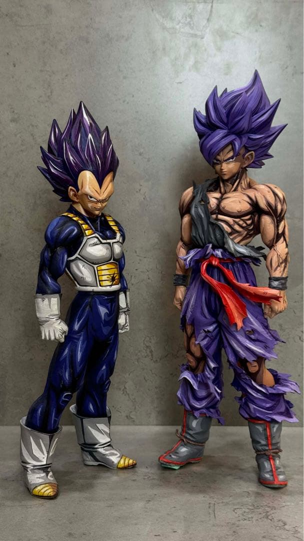 ドラゴンボールベジータ と孫悟空フィギュア 2体セット紫