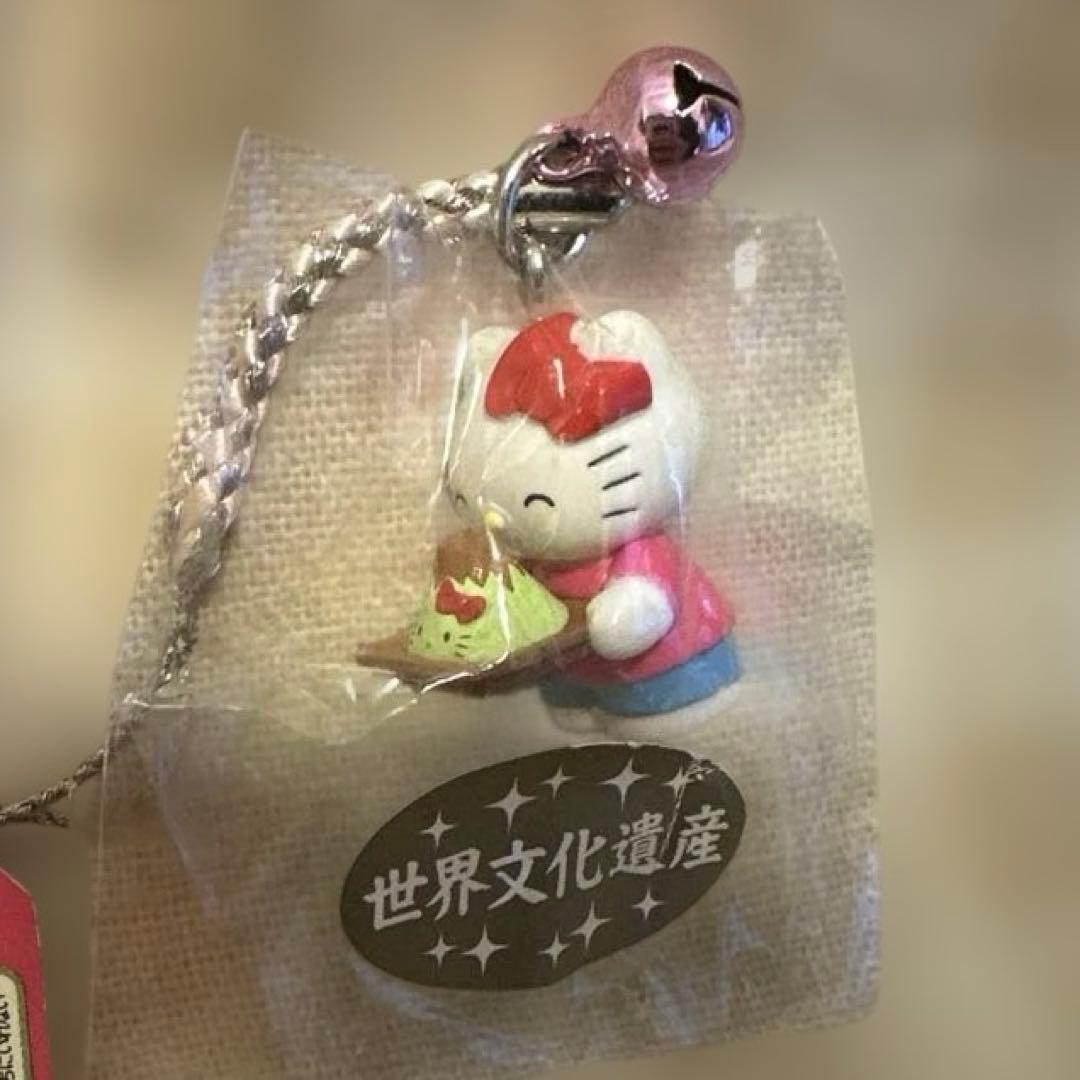 ハローキティ　根付け　ストラップ　富士山　メロンパンバージョン