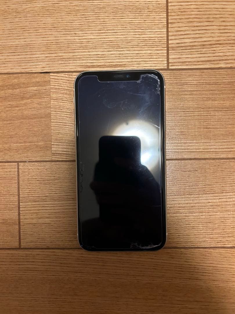 Apple iPhone 11 ホワイト