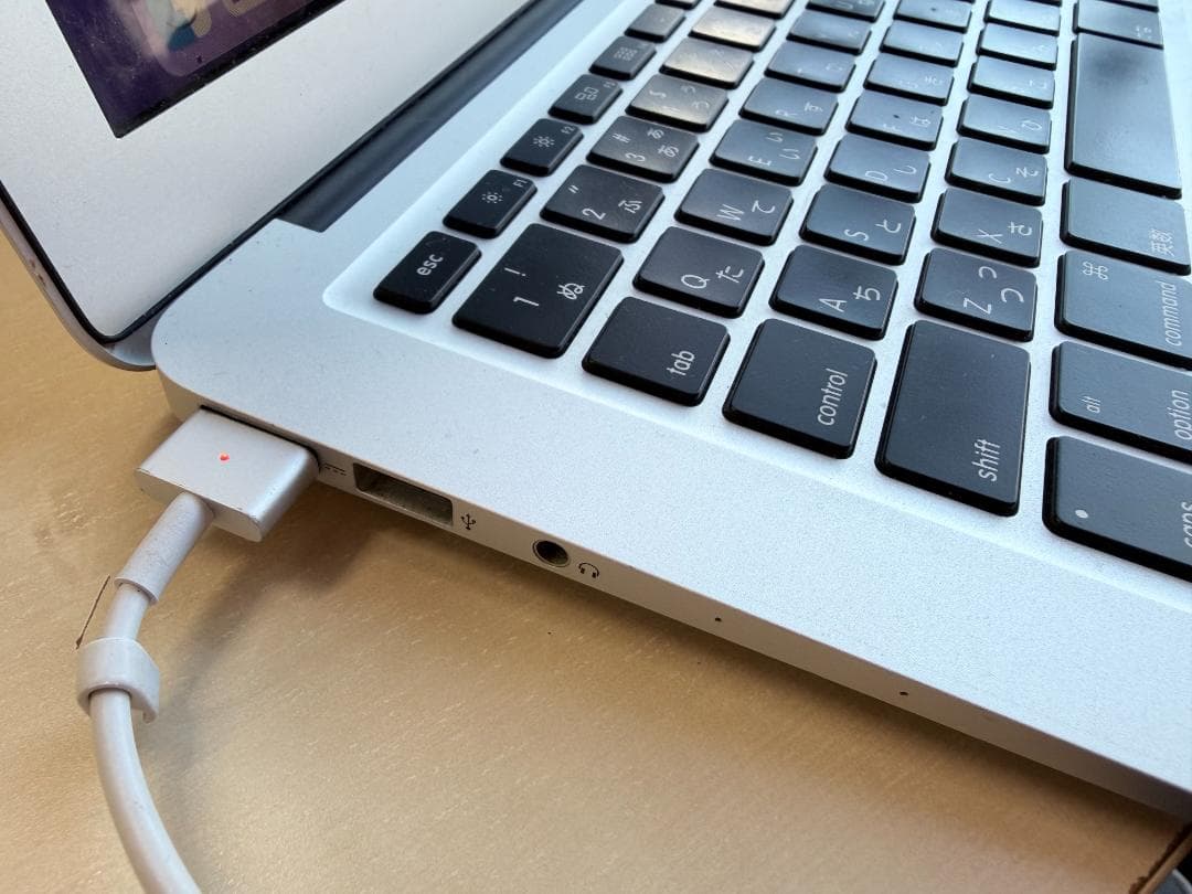 MacBook Air 13インチ MQD32J/A 2017年モデル