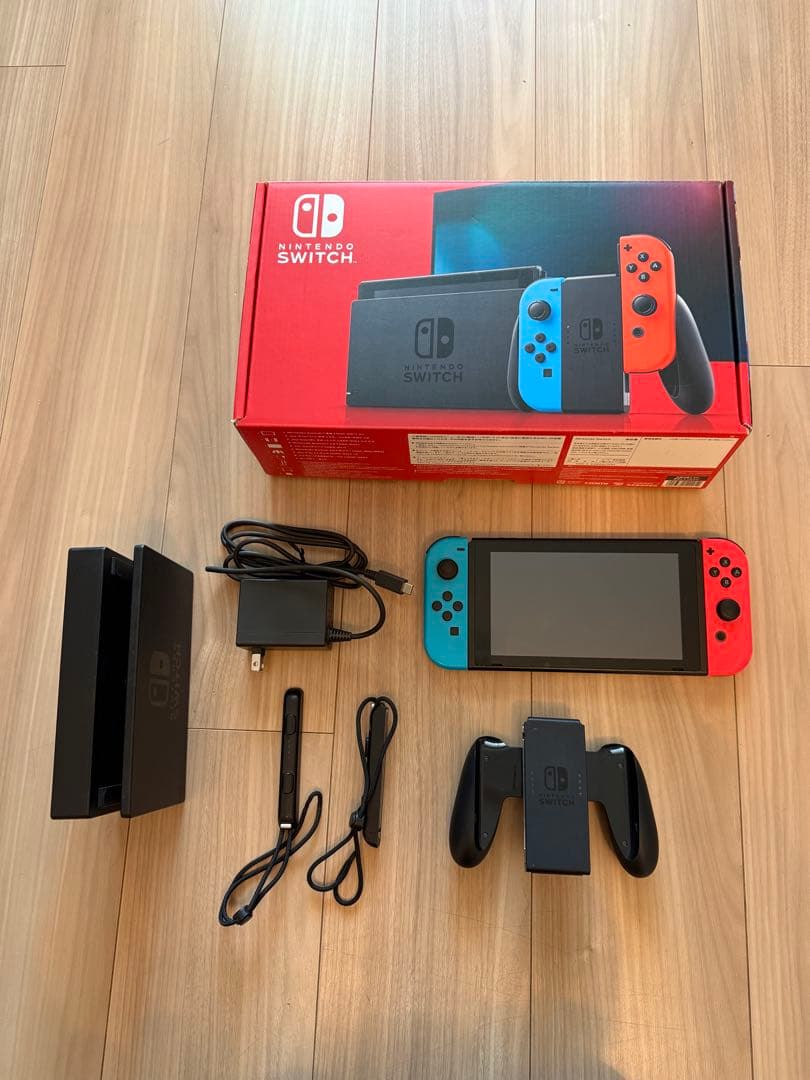 Nintendo Switch 本体【傷あり】