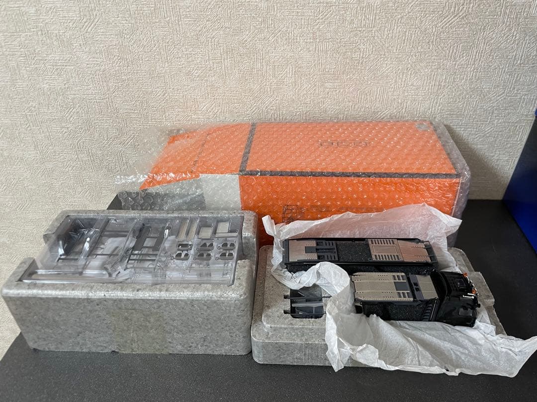 【新品同様】ゲインコープ 1/64 メルセデスベンツ アクトロス 積載車 GCD