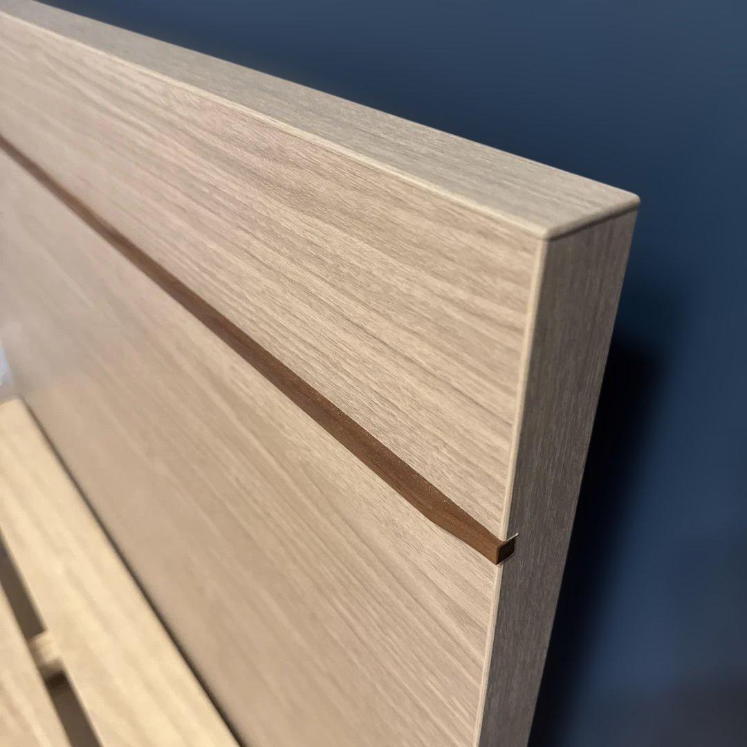 【美品】SIMONS シングル木製ベッドフレーム スラット式