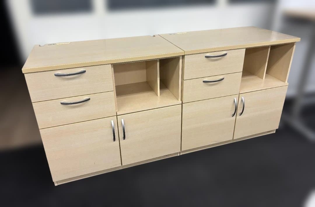 木目調 オフィス収納キャビネット 2台セット｜引き出し・扉付き｜コンセント付き