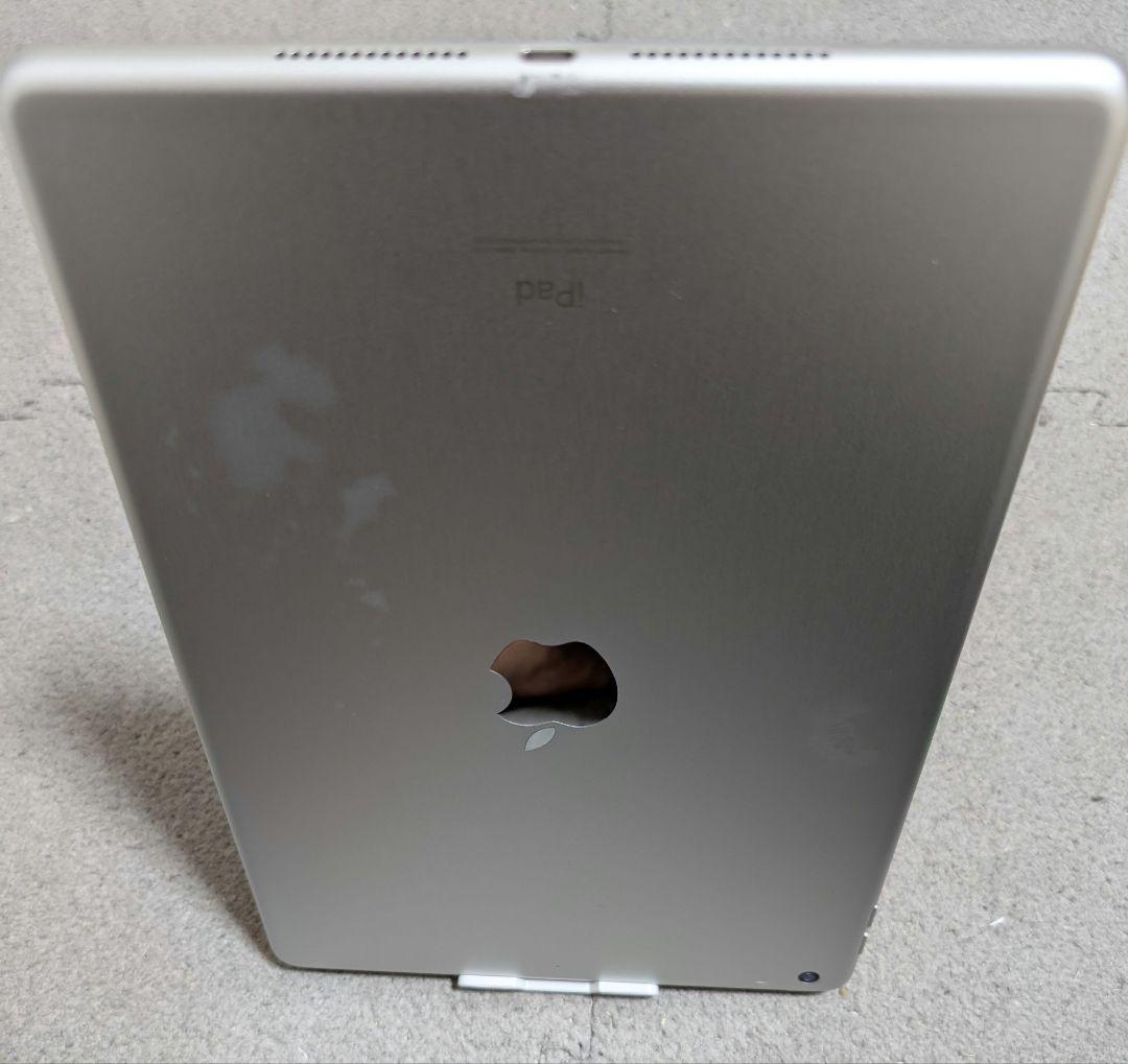訳ありApple iPad 第8世代 32GB Wi-FIモデルシルバー 本体