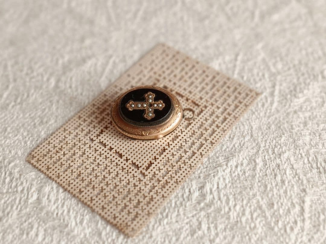 【チョコメルさま】vintage ✙ * クロス ロケット ペンダントトップ