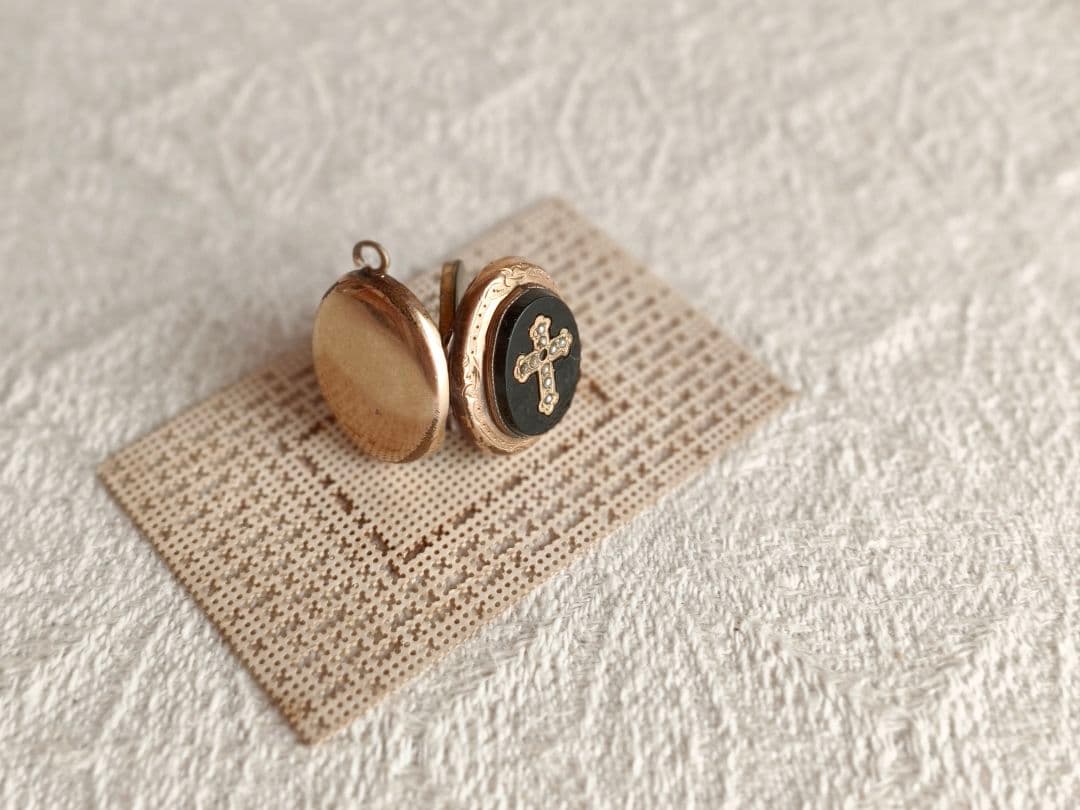 【チョコメルさま】vintage ✙ * クロス ロケット ペンダントトップ