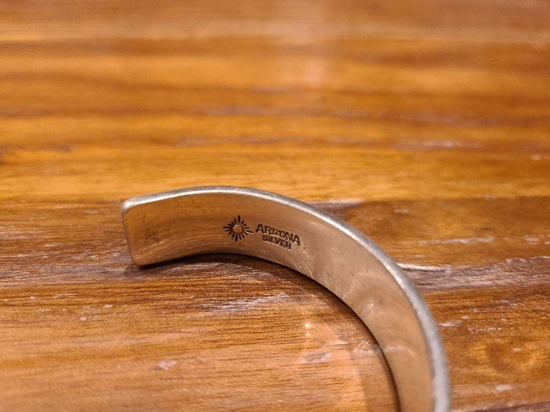 Arizona Freedom 台座付太陽神シルバーバングル 925シルバー