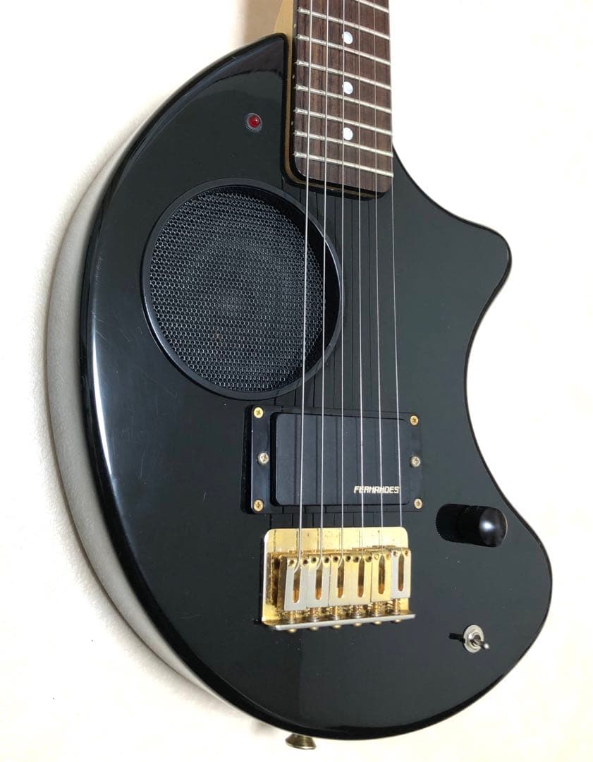 【美品】ZO-3C ブラック アンプ内蔵ミニギター 専用ケース付き！！