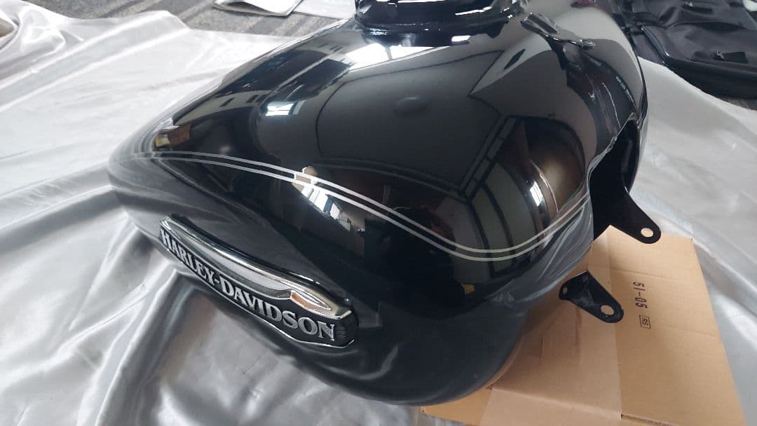 ハーレーダビッドソン 純正ブラックタンク　FLHX FLTR