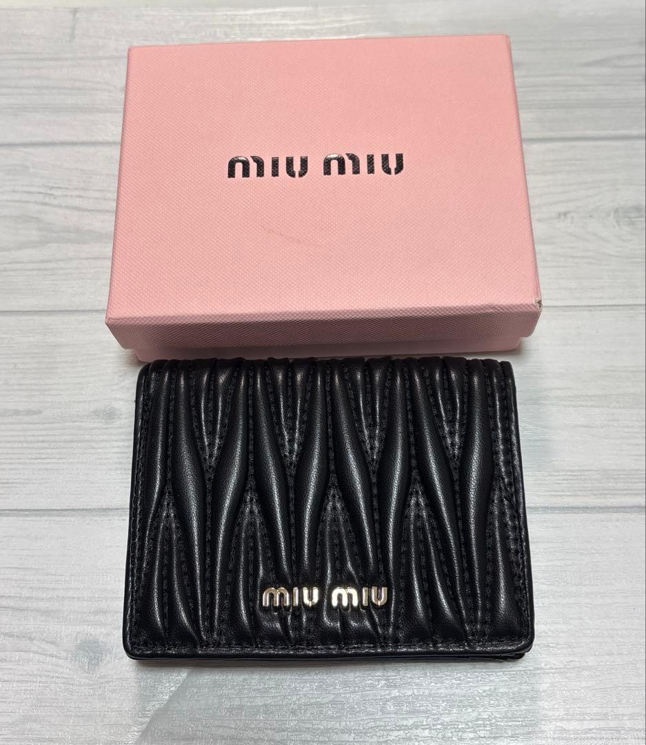 miumiu マテラッセ レザーカードケース ミニ財布