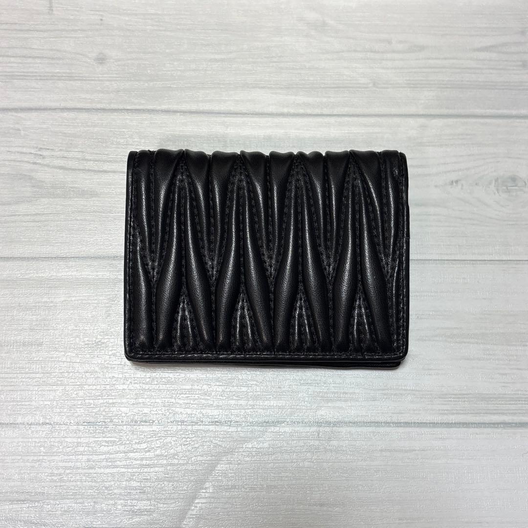 miumiu マテラッセ レザーカードケース ミニ財布