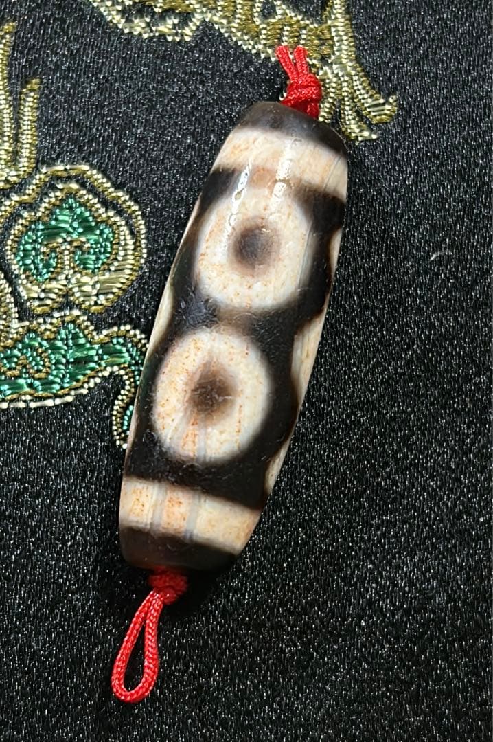 三眼天珠　朱砂　老天珠　台湾至純天珠／送料込　匿名発送／チベット　天珠　お守り