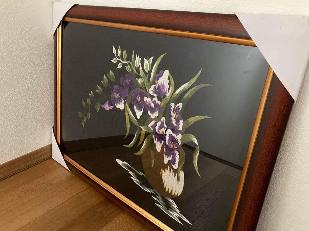 刺繍の絵、半額で。