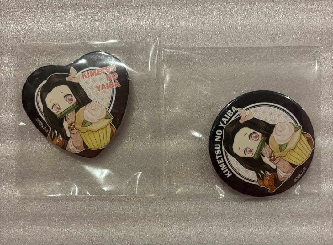 希少品　鬼滅の刃　プリロール　PRIROOL 缶バッジ　禰豆子　2個セット　初期
