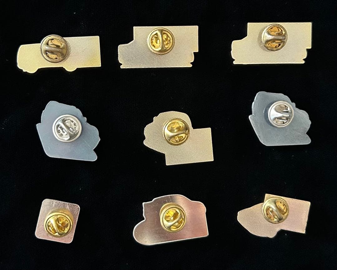 三菱自動車 ピンバッジ 9個セット