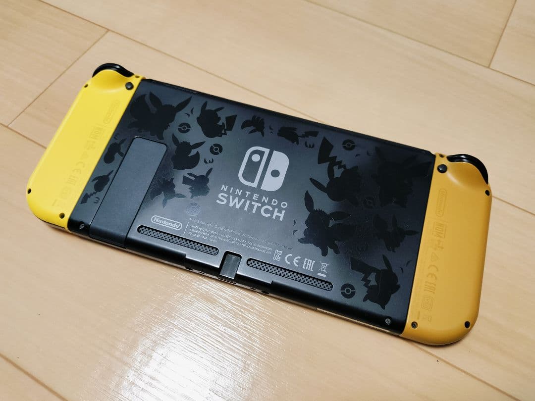 オリエンタルNintendo Switch 本体 ピカチュウイーブイ
