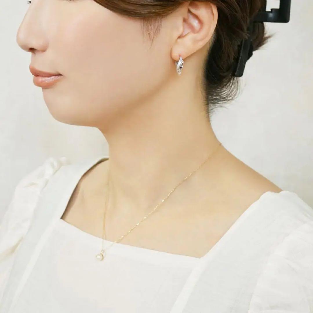 テイクアップ　ヒネリツインフープM　WG ホワイトゴールド K14/K10