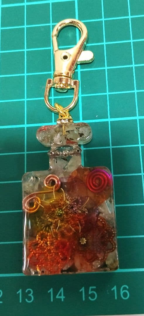 竜そばです♪オルゴナイト　香水瓶　キーホルダー　 お取り置き　11月1日