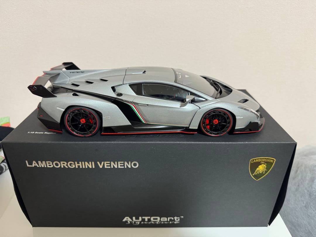 1/18 ランボルギーニ ヴェネーノ　シグネチャーシリーズ 完成品 ミニカー