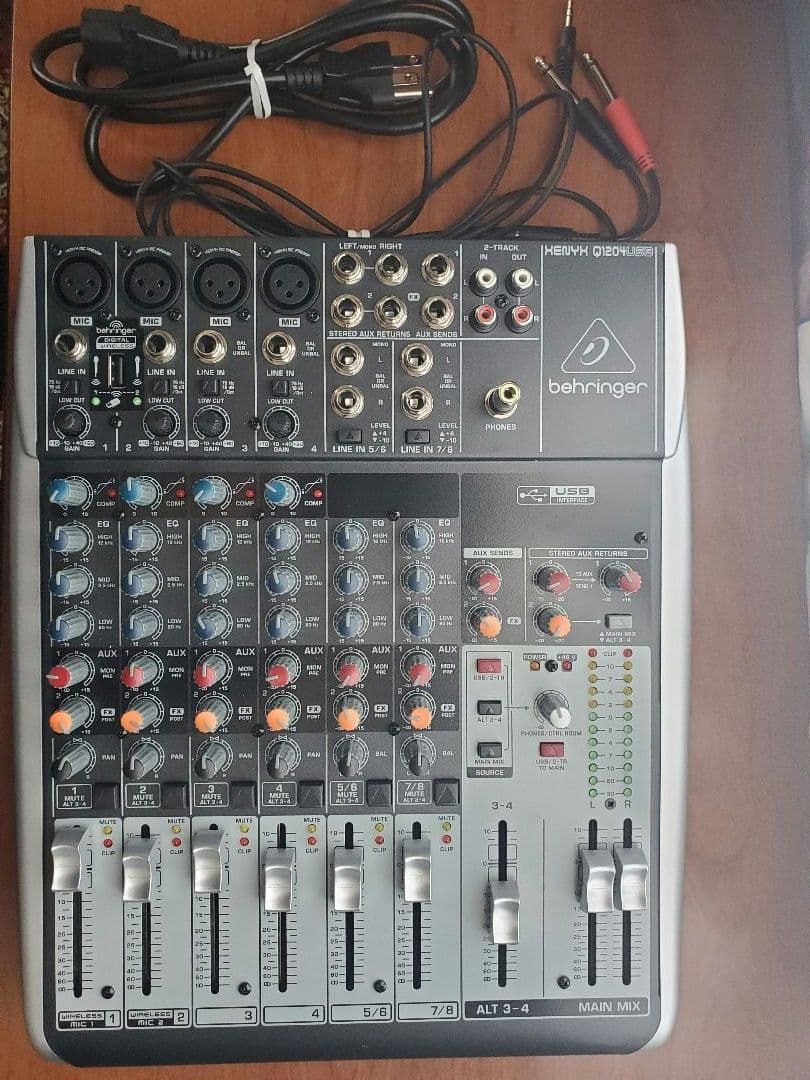 Behringer XENYX Q1204USB アナログミキサー