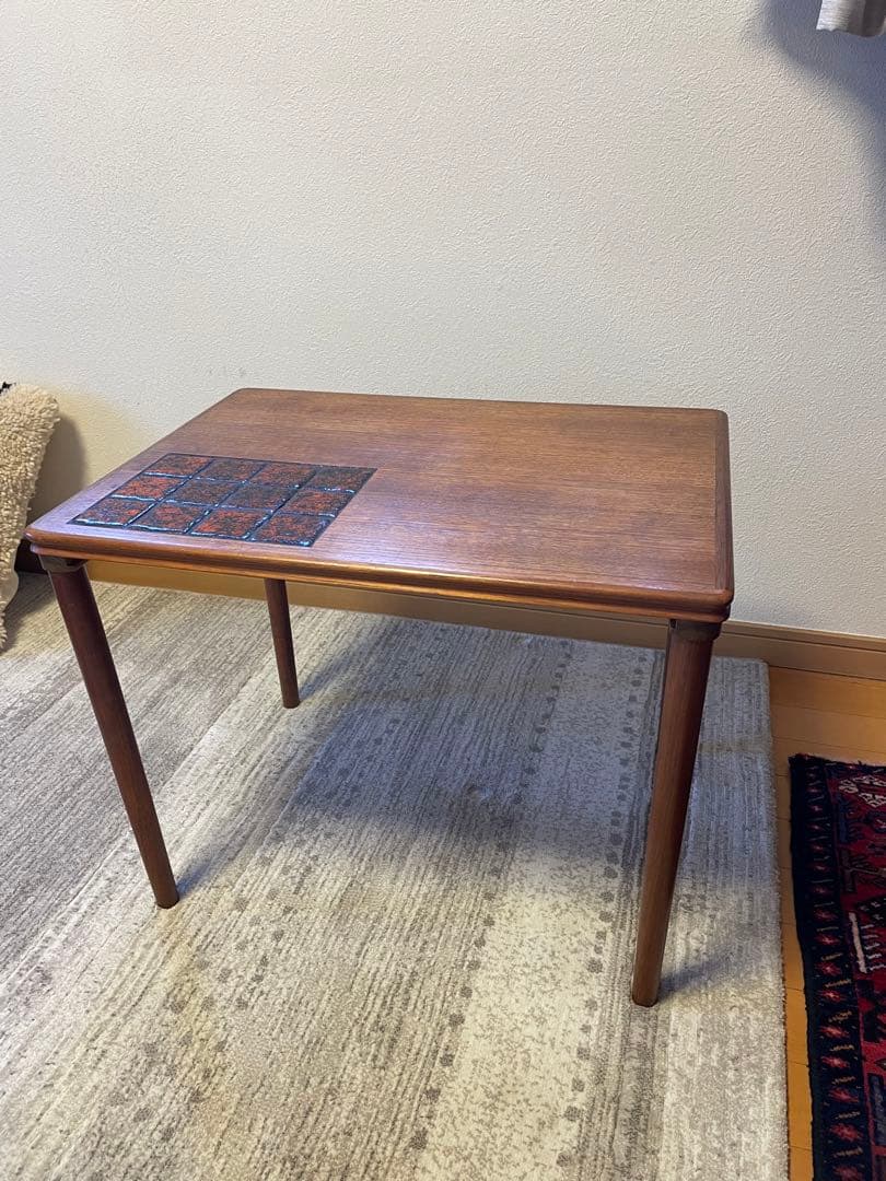 北欧ヴィンテージ　タイルトップサイドテーブル デンマーク製