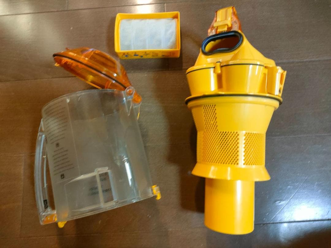 dyson ダイソン サイクロン式掃除機 DC12本体・付属品セット（中古）