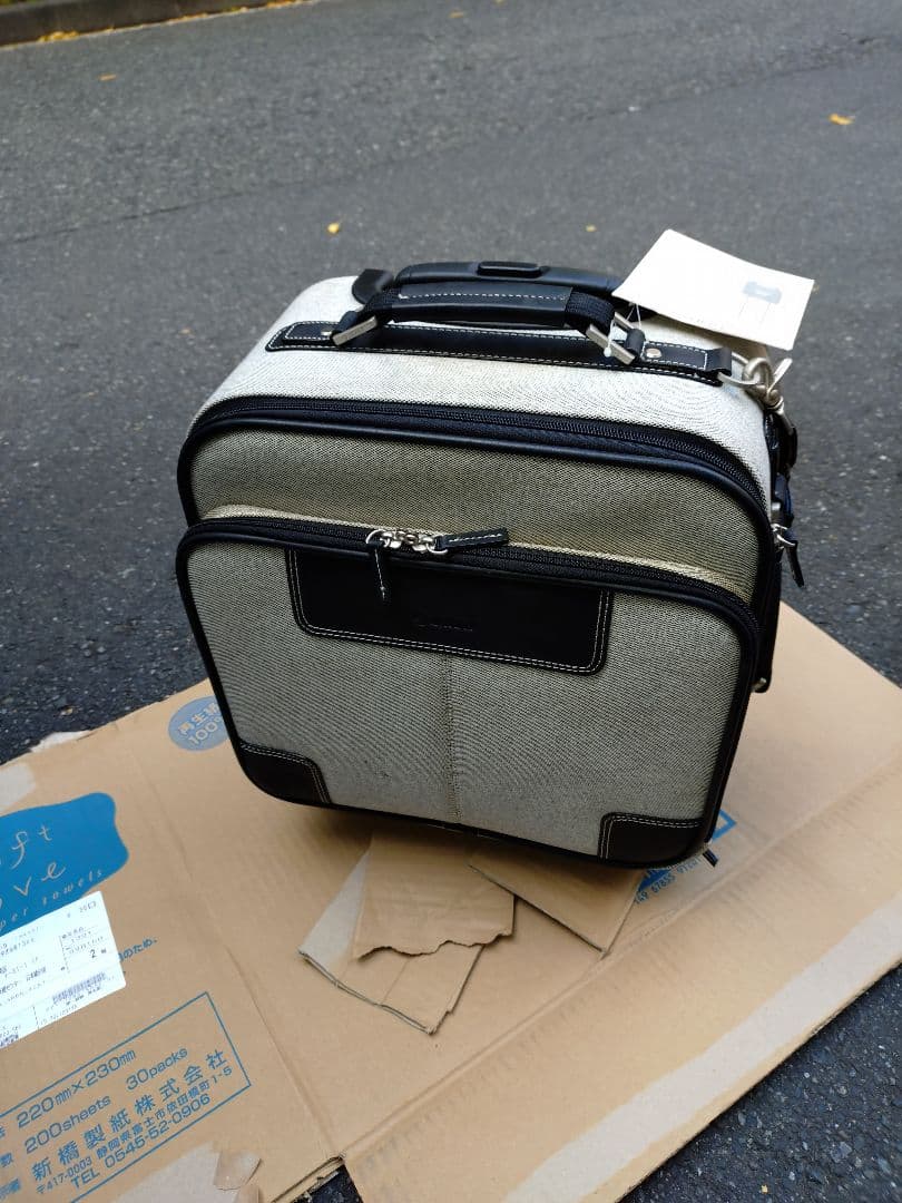 美品 SWANY スワニー 4輪 スーツケース キャリーケース 　機内持込み可