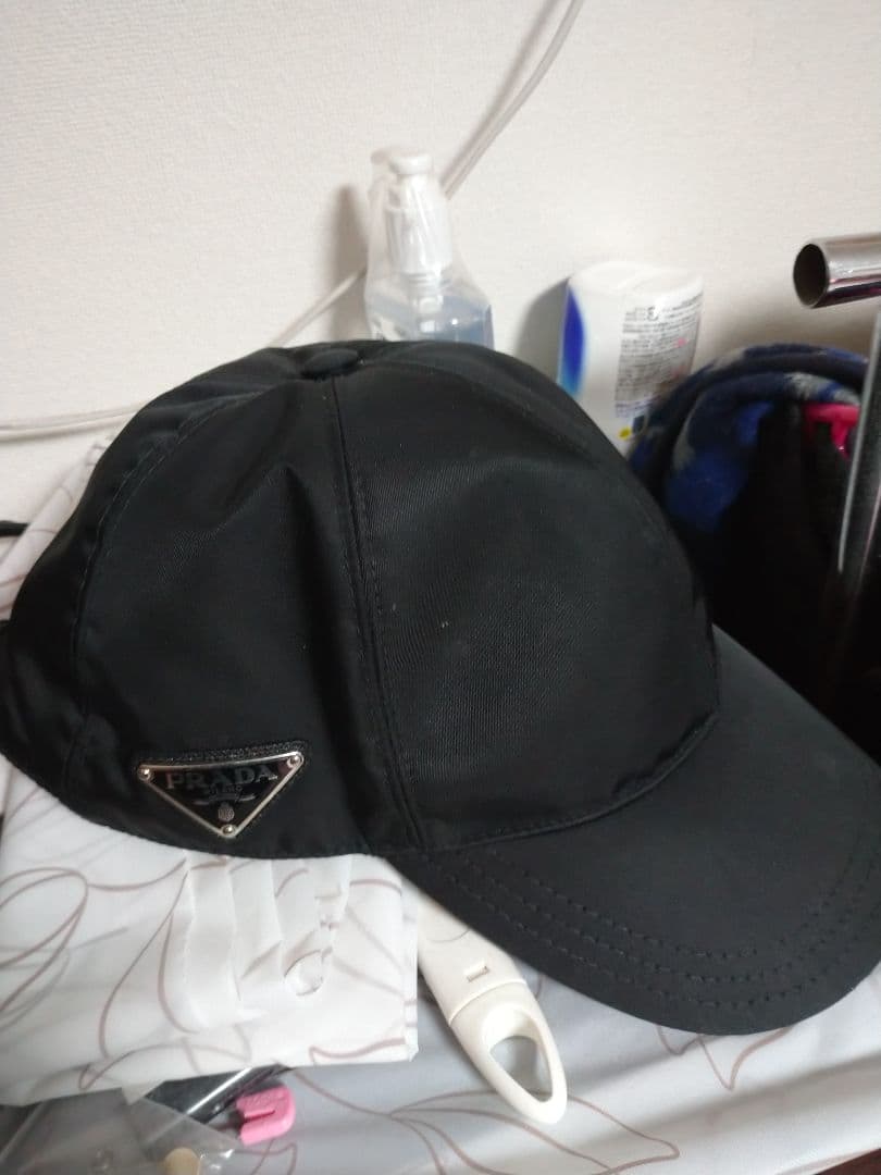 PRADA ベースボールキャップ