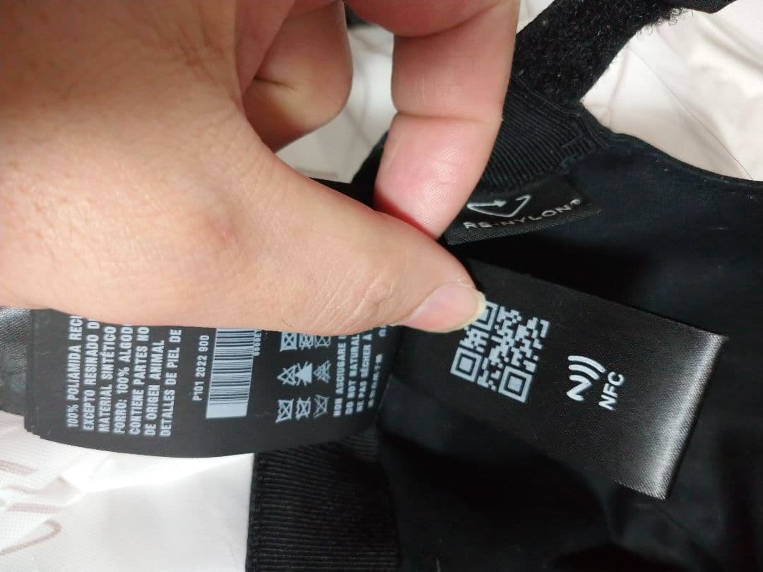 PRADA ベースボールキャップ