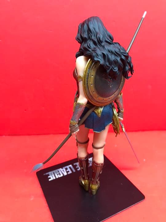 ★ JUSTICE LEAGUE ワンダーウーマン 1/10スケールフィギュア