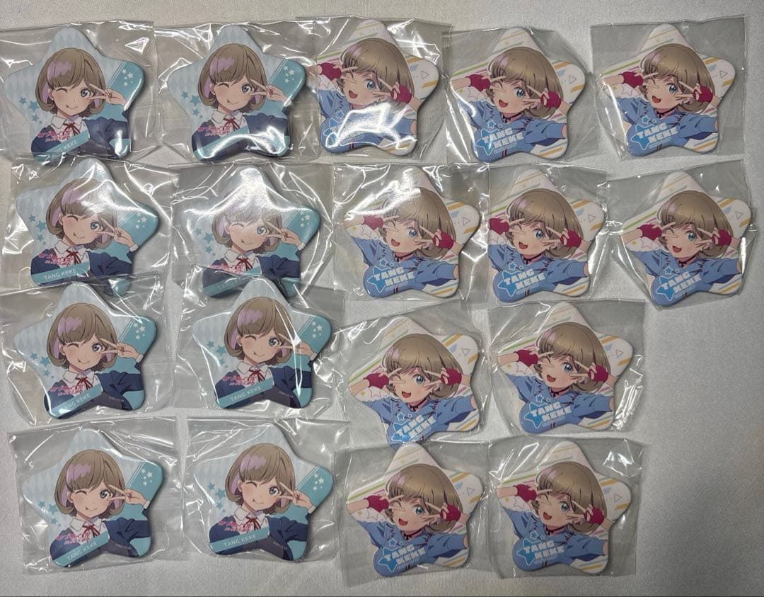 B Liella! HARAJUKU ランダムトイ　唐可可　星型缶バッジ